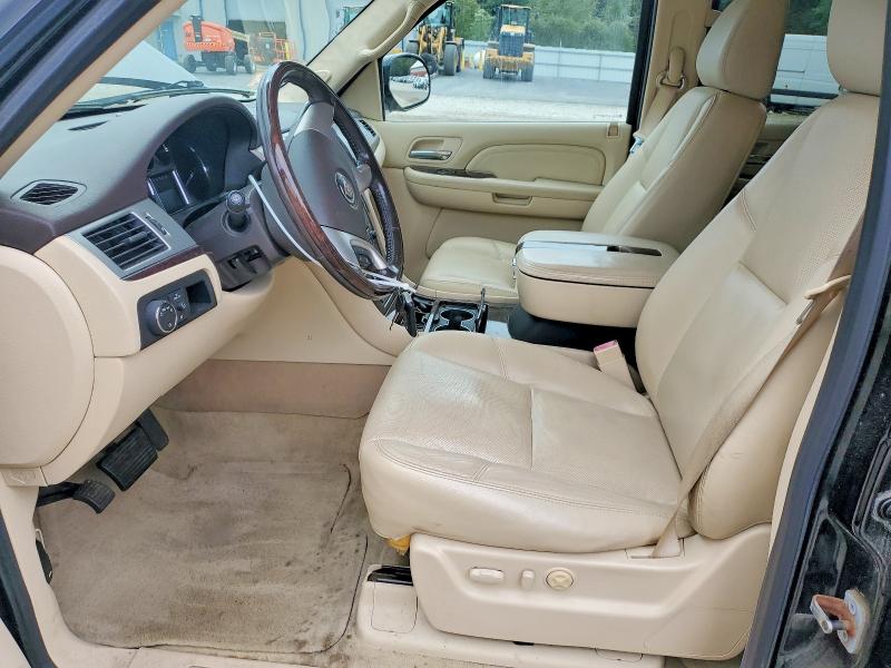 2008 Cadillac Escalade მანქანა იყიდება აუქციონზე, vin: 1GYFK66828R205678, აუქციონის ნომერი: 70685676