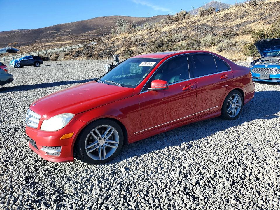Продажа на аукционе авто 2013 Mercedes-benz C, vin: WDDGF4HB3DR274259, номер лота: 67069696