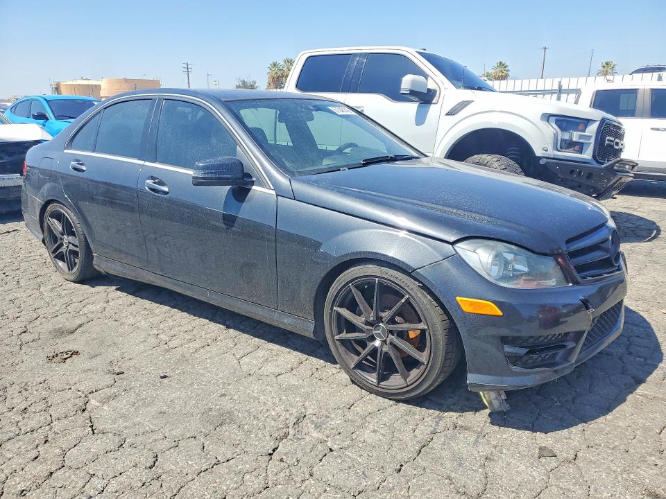 Продаж на аукціоні авто 2012 Mercedes-benz C, vin: WDDGF4HB3CA651640, номер лоту: 67345146