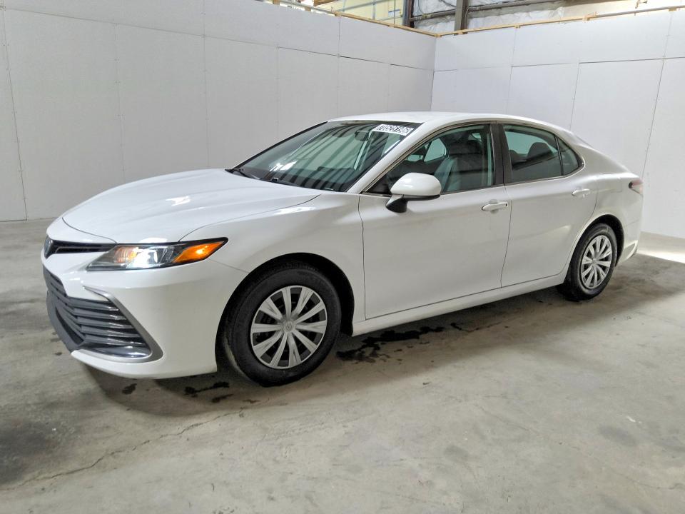 2022 Toyota Camry მანქანა იყიდება აუქციონზე, vin: 4T1C31AK0NU587001, აუქციონის ნომერი: 70525196