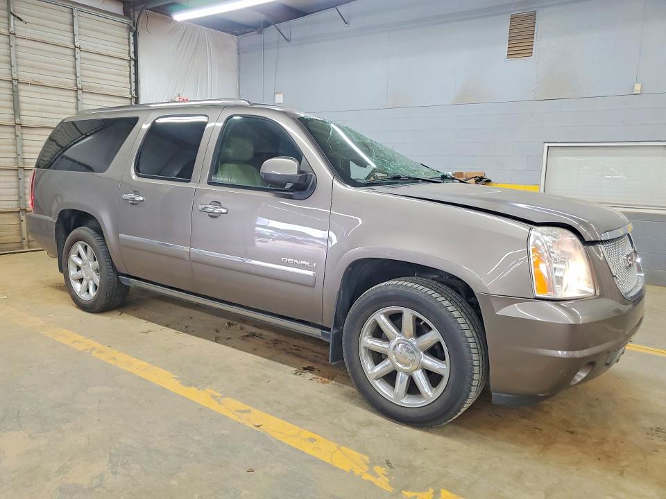 68813906 :رقم المزاد ، 1GKS2MEF9DR161976 vin ، 2013 Gmc Yukon Xl مزاد بيع