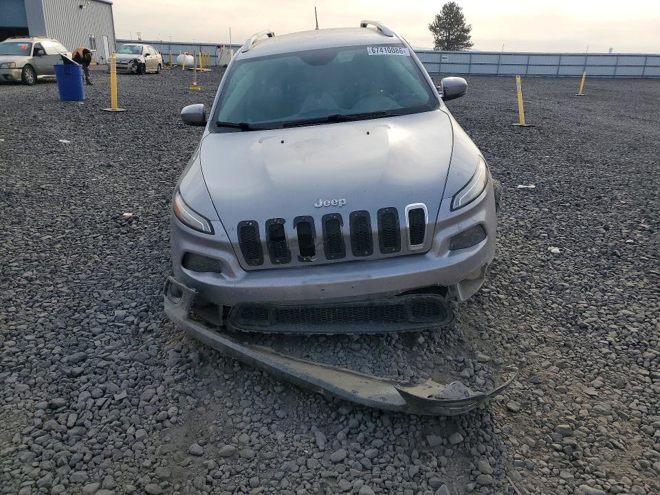 67410086 :رقم المزاد ، 1C4PJMCS7GW228813 vin ، 2016 Jeep Cherokee مزاد بيع