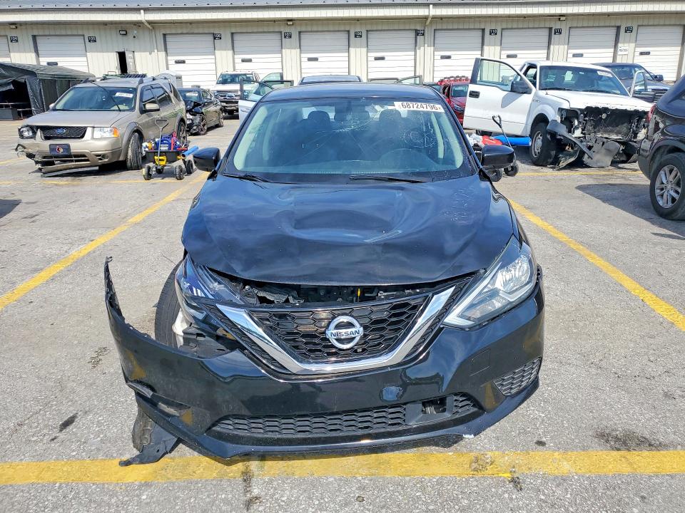 68724796 :رقم المزاد ، 3N1AB7AP1JY335619 vin ، 2018 Nissan Sentra مزاد بيع