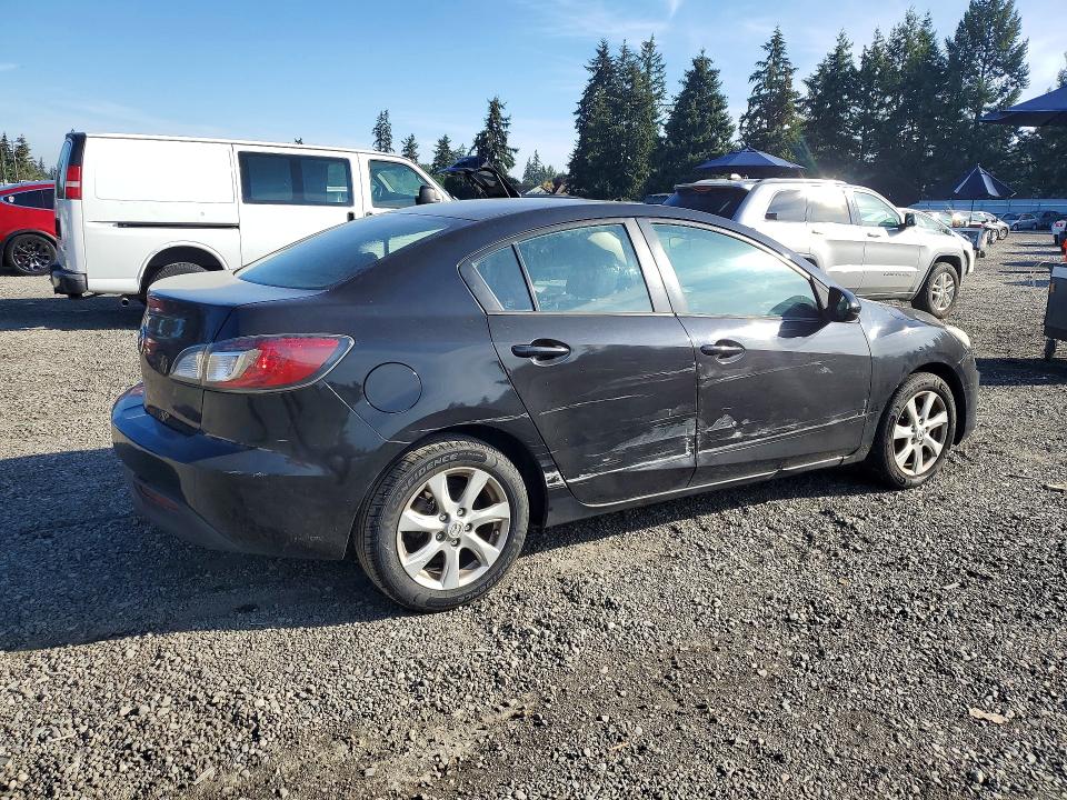 67732556 :رقم المزاد ، JM1BL1VG4B1360008 vin ، 2011 Mazda 3 مزاد بيع