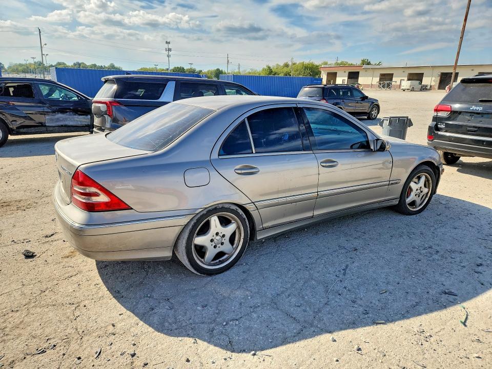 2004 Mercedes-benz C მანქანა იყიდება აუქციონზე, vin: WDBRF40J94F512198, აუქციონის ნომერი: 68030646