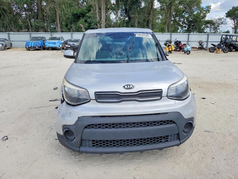 70640586 :رقم المزاد ، KNDJN2A27H7465122 vin ، 2017 Kia Soul مزاد بيع
