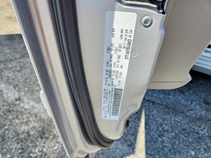 2009 Volkswagen Routan მანქანა იყიდება აუქციონზე, vin: 2V8HW341X9R582315, აუქციონის ნომერი: 69439776