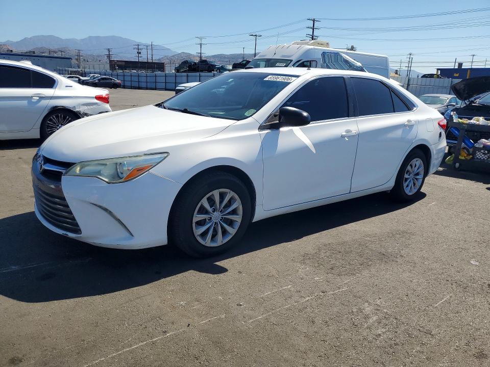 2015 Toyota Camry მანქანა იყიდება აუქციონზე, vin: 4T4BF1FK3FR508472, აუქციონის ნომერი: 65961906