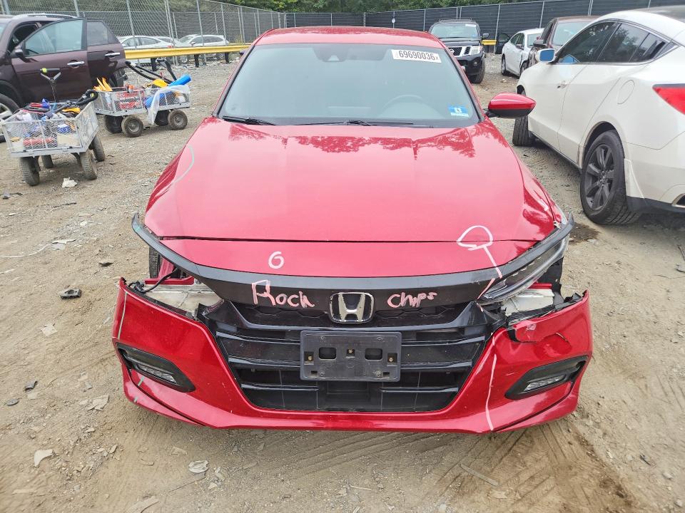 69690036 :رقم المزاد ، 1HGCV1F35JA235397 vin ، 2018 Honda Accord مزاد بيع
