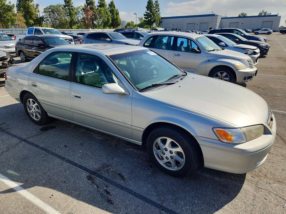 68807266 :رقم المزاد ، 4T1BF28K3YU096649 vin ، 2000 Toyota Camry مزاد بيع