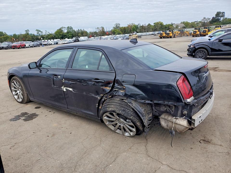 Продаж на аукціоні авто 2016 Chrysler 300, vin: 2C3CCABG5GH238568, номер лоту: 69976426