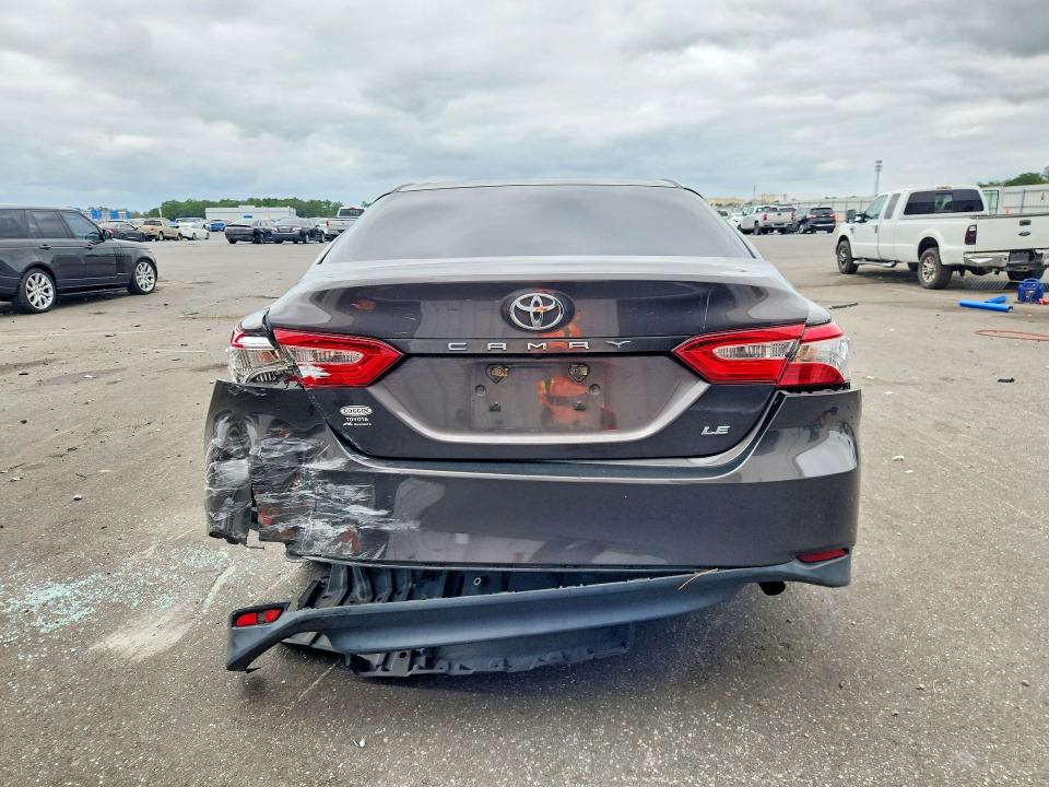 Продажа на аукционе авто 2018 Toyota Camry, vin: 4T1B11HK4JU017357, номер лота: 70483646