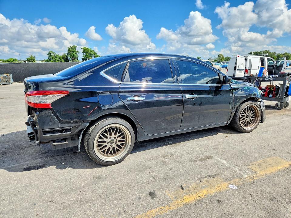 Продажа на аукционе авто 2015 Nissan Sentra, vin: 3N1AB7AP8FY338329, номер лота: 69891006