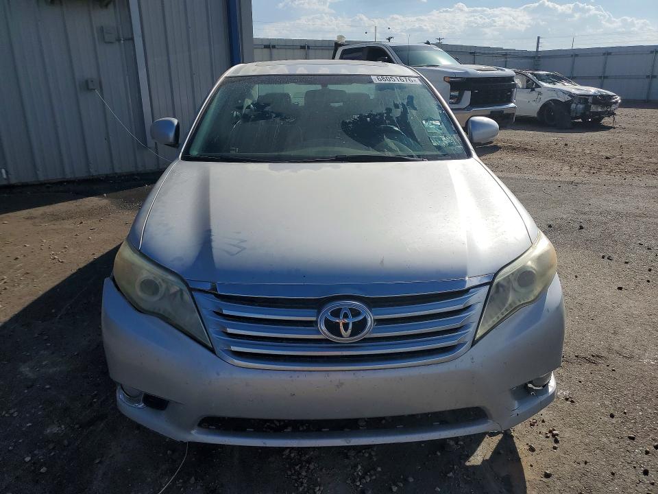 68051676 :رقم المزاد ، 4T1BK3DB0BU405573 vin ، 2011 Toyota Avalon مزاد بيع