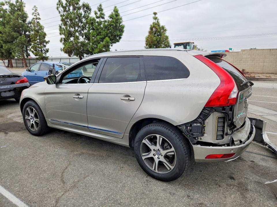 2014 Volvo Xc60 მანქანა იყიდება აუქციონზე, vin: YV4902DZ8E2510259, აუქციონის ნომერი: 69154666