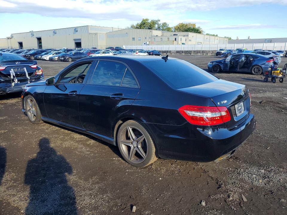 69189486 :رقم المزاد ، WDDHF8HB7AA130557 vin ، 2010 Mercedes-benz E مزاد بيع