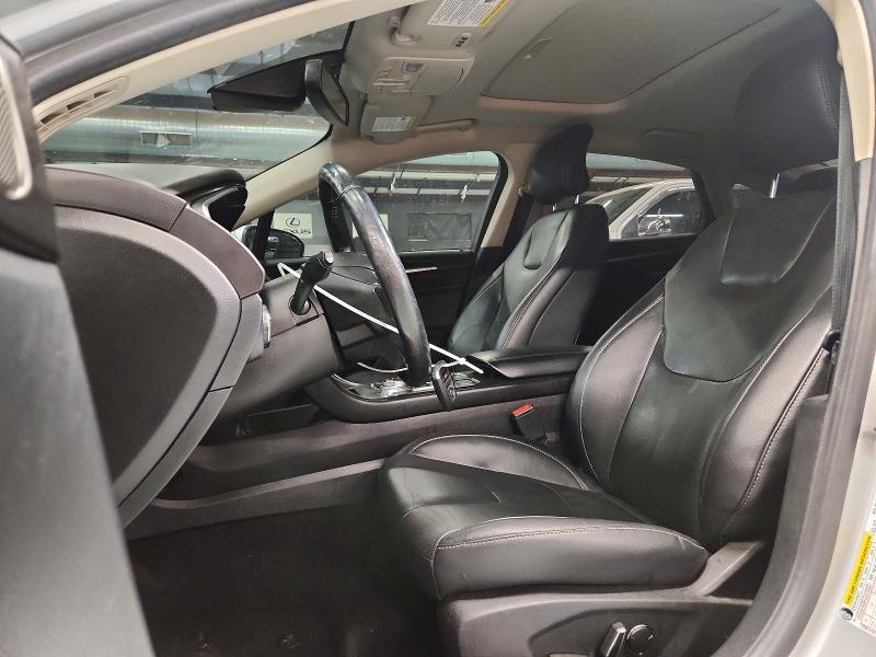 70507056 :رقم المزاد ، 3FA6P0SU9KR157394 vin ، 2019 Ford Fusion مزاد بيع