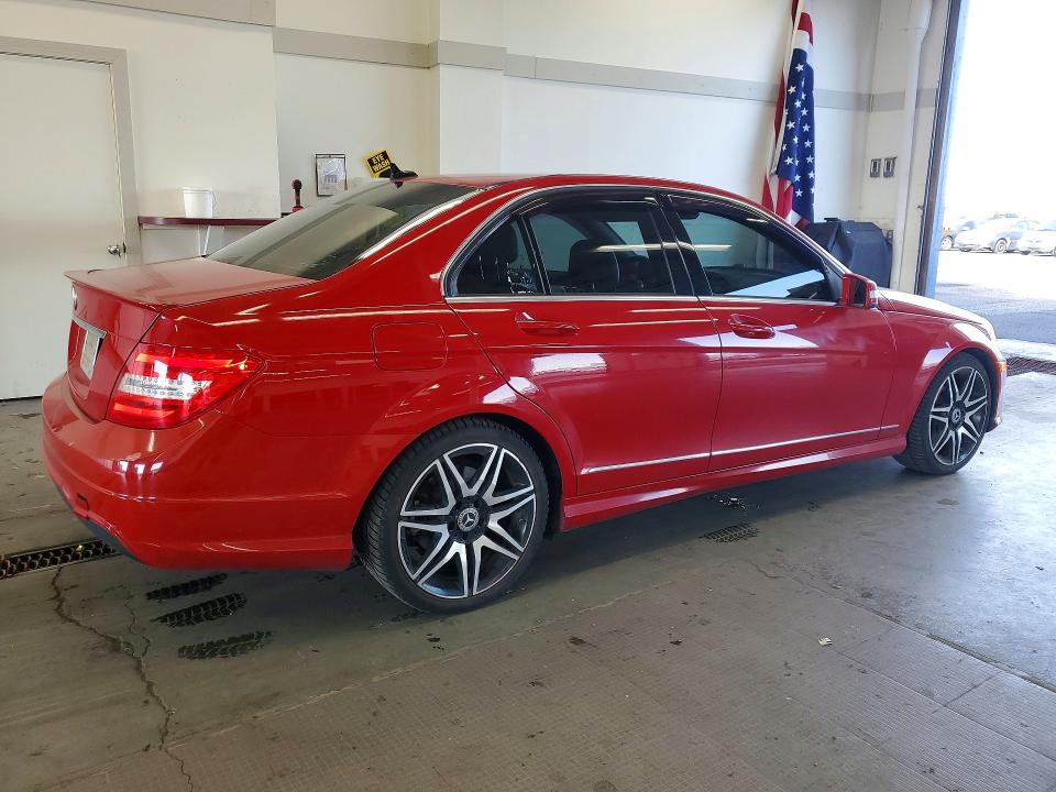 Продажа на аукционе авто 2013 Mercedes-benz C, vin: WDDGF4HB6DR284283, номер лота: 67787646