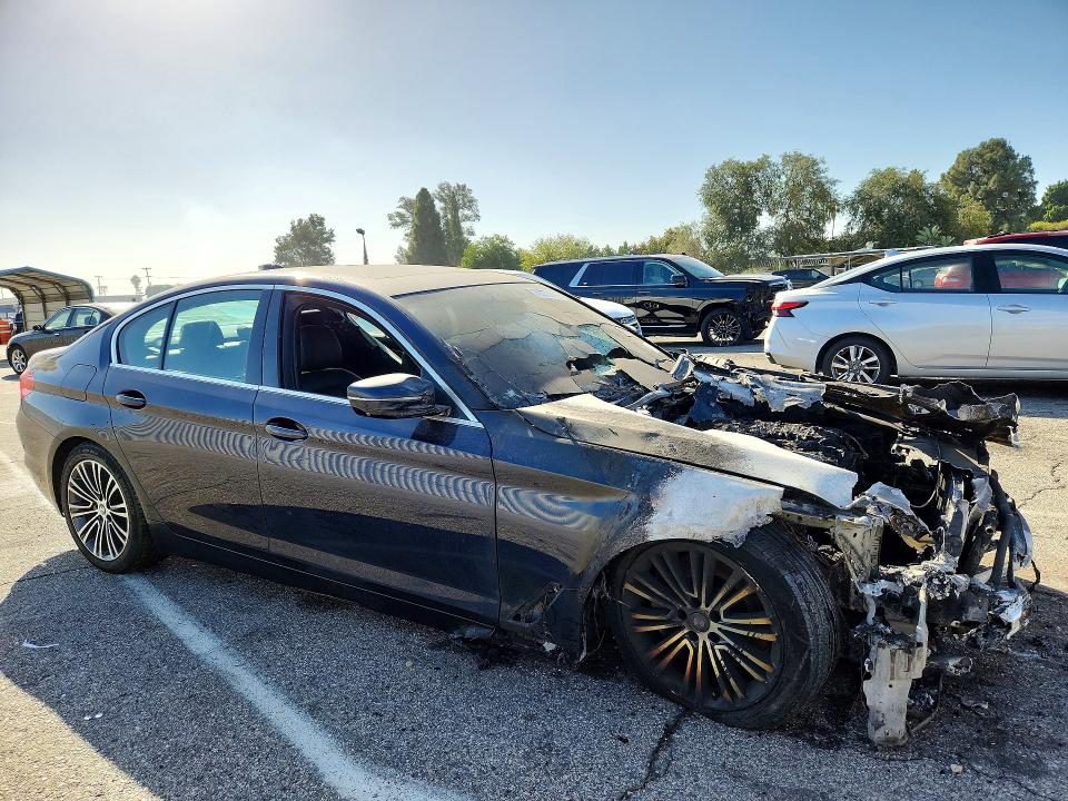 2019 Bmw 540 მანქანა იყიდება აუქციონზე, vin: WBAJE5C53KWW01233, აუქციონის ნომერი: 70300996