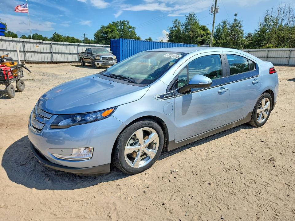 70228146 :رقم المزاد ، 1G1RB6E42FU113152 vin ، 2015 Chevrolet Volt مزاد بيع