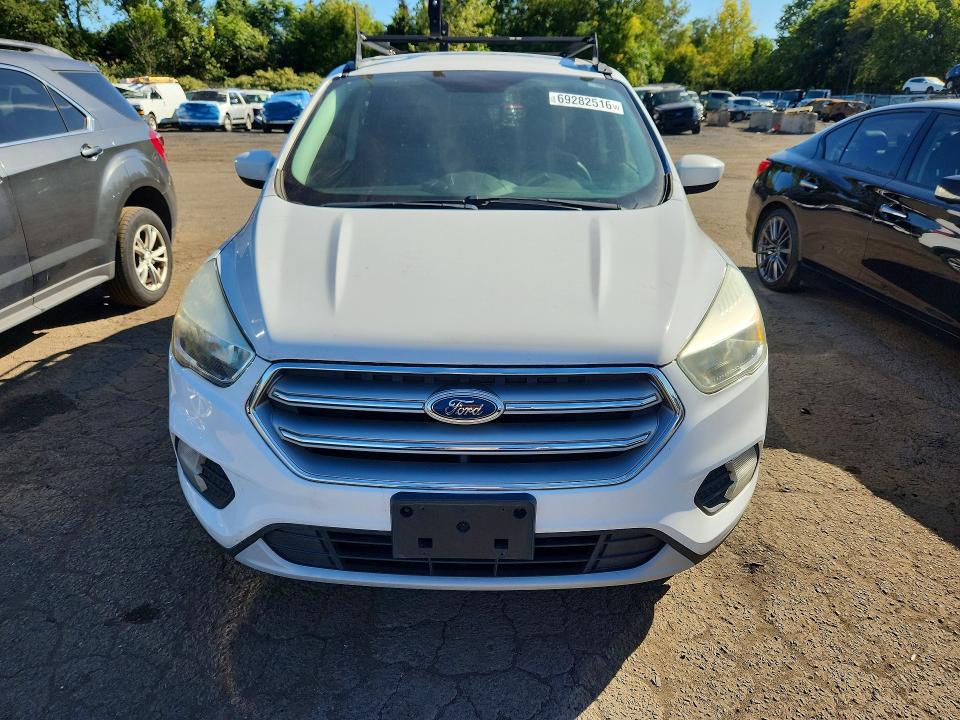 Продаж на аукціоні авто 2017 Ford Escape, vin: 1FMCU0GD5HUE77372, номер лоту: 69282516