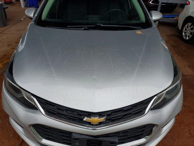 71012086 :رقم المزاد ، 1G1BE5SM9J7167563 vin ، 2018 Chevrolet Cruze مزاد بيع