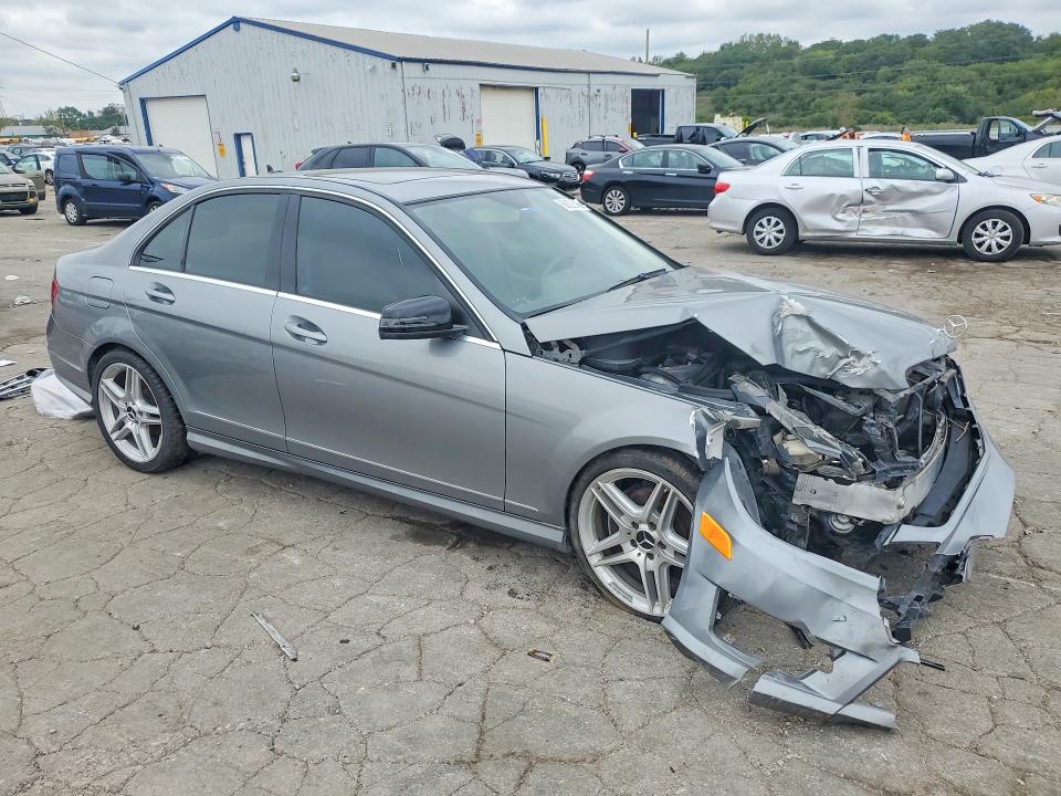 Продажа на аукционе авто 2012 Mercedes-benz C, vin: WDDGF8BB1CR228010, номер лота: 68822846
