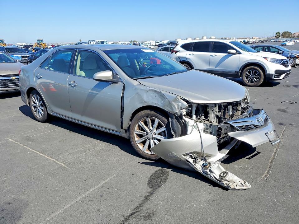 Aukcja sprzedaży 2014 Toyota Camry, vin: 4T4BF1FK2ER401752, numer aukcji: 70902766