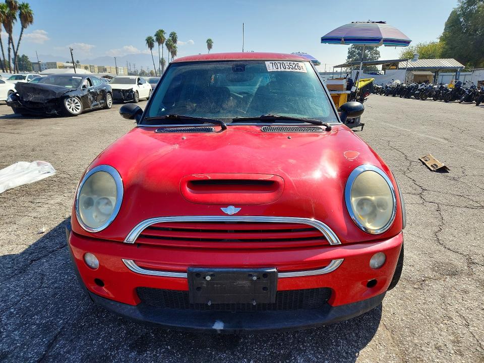 70705526 :رقم المزاد ، WMWRE33474TD87031 vin ، 2004 Mini Cooper مزاد بيع