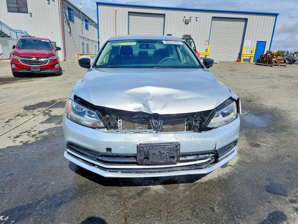 64090636 :رقم المزاد ، 3VW167AJ5GM342275 vin ، 2016 Volkswagen Jetta مزاد بيع