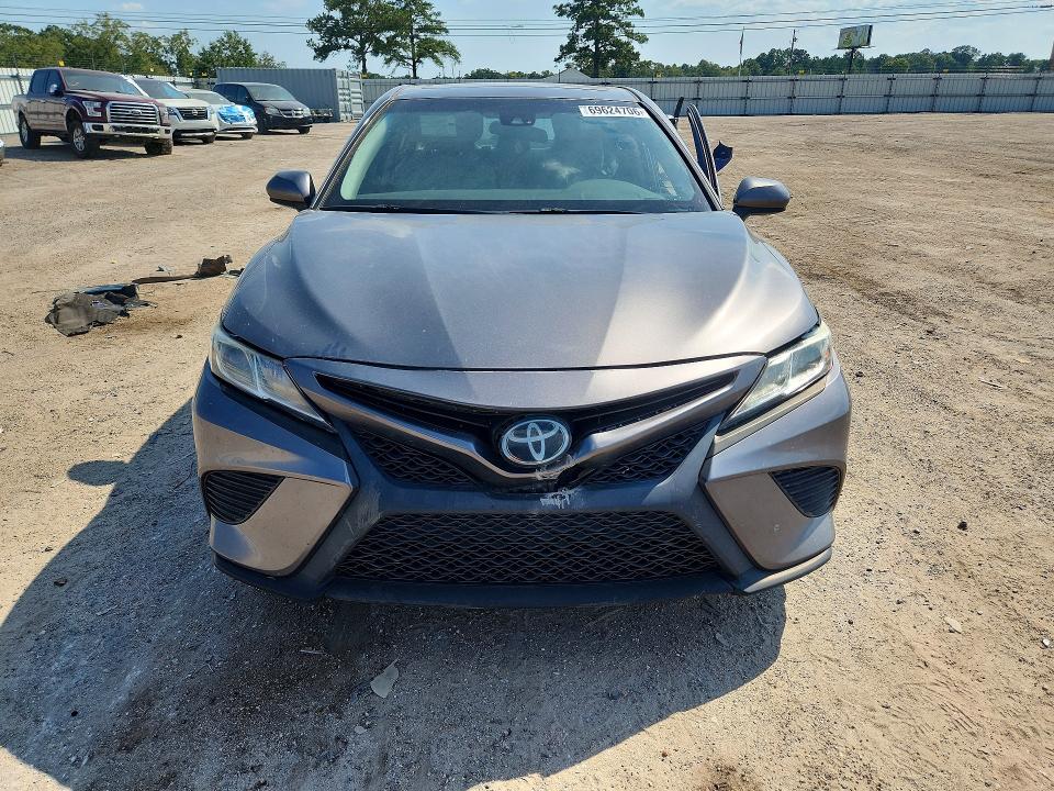 Aukcja sprzedaży 2018 Toyota Camry, vin: 4T1B11HK9JU097741, numer aukcji: 69624706