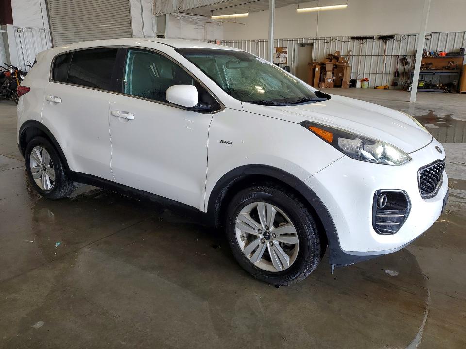 67504856 :رقم المزاد ، KNDPMCAC4H7088633 vin ، 2017 Kia Sportage مزاد بيع