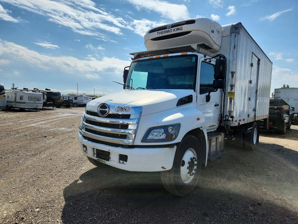 64573296 :رقم المزاد ، 5PVNJ8JM5L5S51199 vin ، 2020 Hino 258/268 مزاد بيع