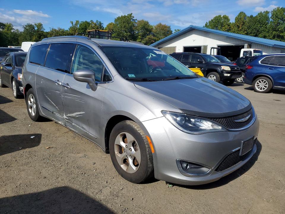 2017 Chrysler Pacifica მანქანა იყიდება აუქციონზე, vin: 2C4RC1EG6HR622324, აუქციონის ნომერი: 70423996