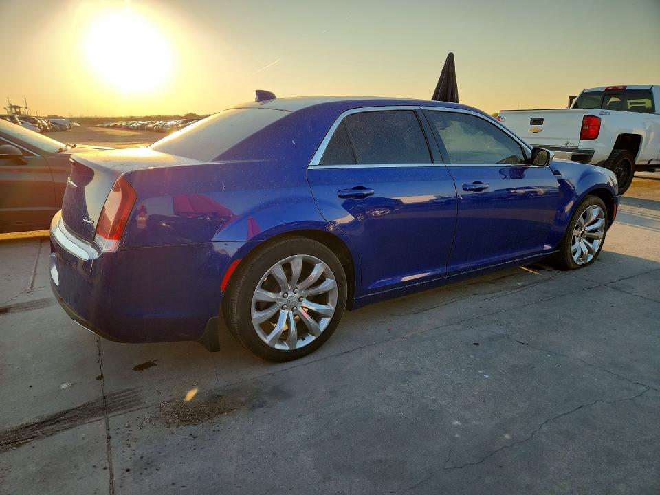 70191576 :رقم المزاد ، 2C3CCAAG5JH294101 vin ، 2018 Chrysler 300 مزاد بيع