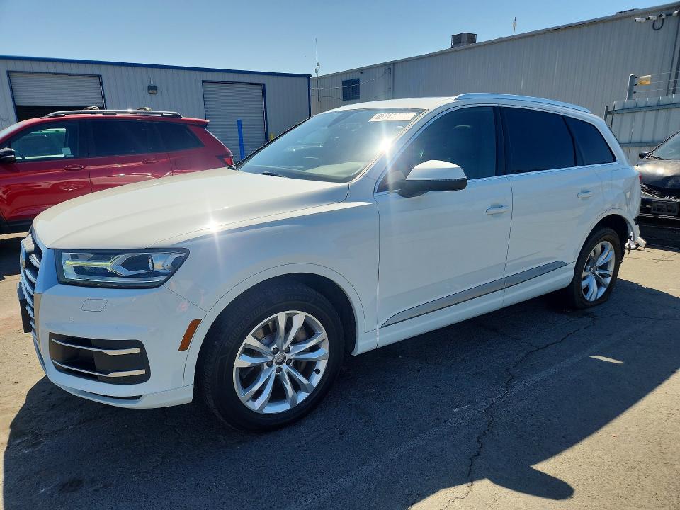 69742136 :رقم المزاد ، WA1AHAF7XGD043671 vin ، 2017 Audi Q7 مزاد بيع