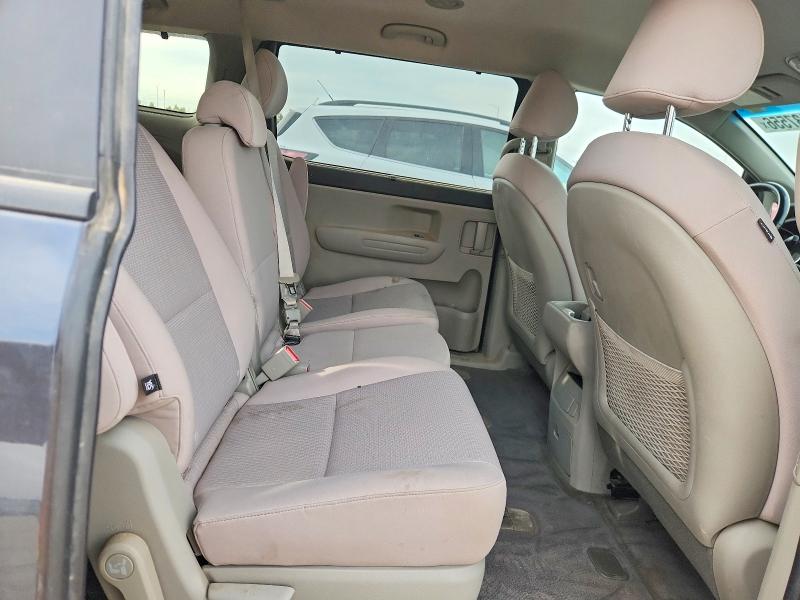 70137556 :رقم المزاد ، KNDMB5C18H6258739 vin ، 2017 Kia Sedona مزاد بيع