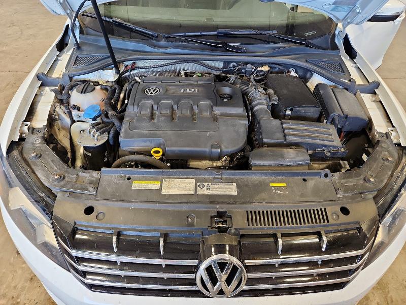 68349156 :رقم المزاد ، 1VWBV7A30FC042877 vin ، 2015 Volkswagen Passat مزاد بيع