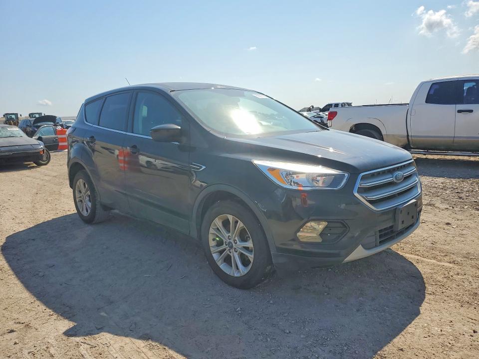 2017 Ford Escape მანქანა იყიდება აუქციონზე, vin: 1FMCU0GDXHUD76263, აუქციონის ნომერი: 69567326