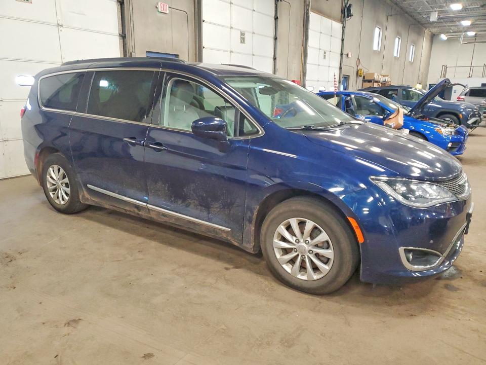 Продаж на аукціоні авто 2017 Chrysler Pacifica, vin: 2C4RC1BG2HR787890, номер лоту: 69814236