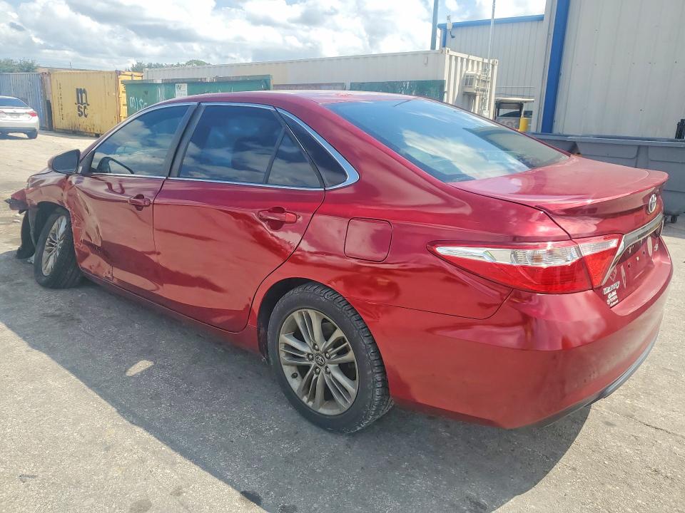 70514286 :رقم المزاد ، 4T1BF1FK4HU730824 vin ، 2017 Toyota Camry مزاد بيع