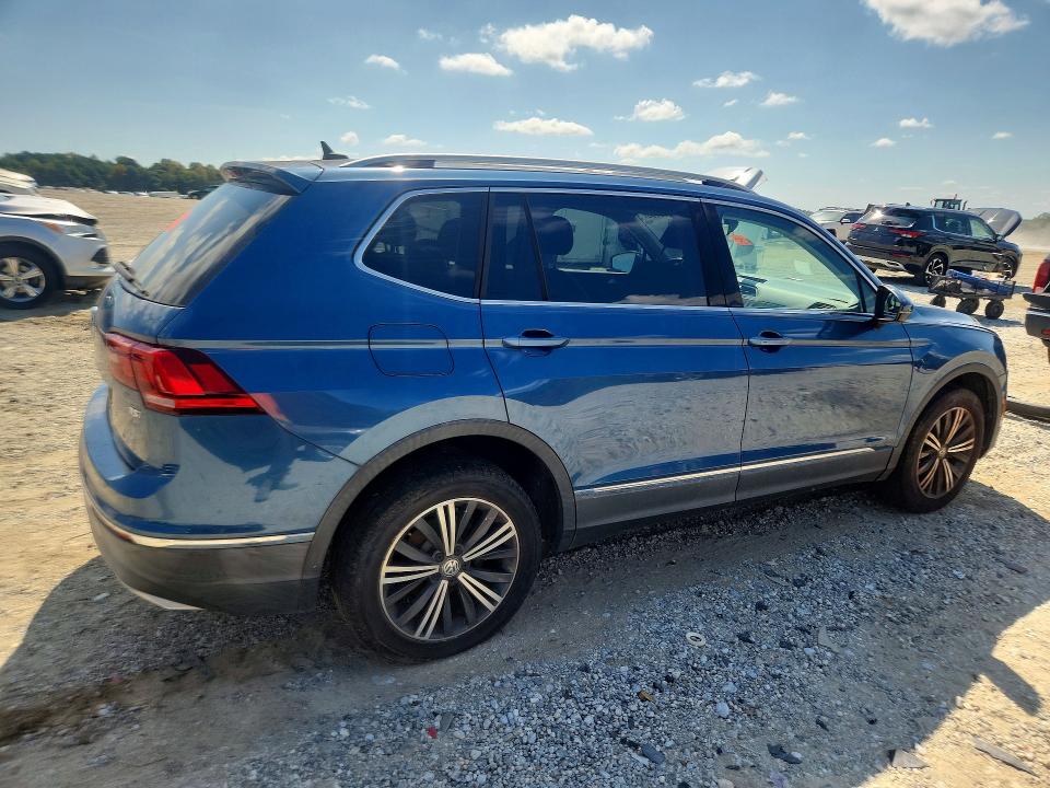 67979796 :رقم المزاد ، 3VV3B7AX0JM077138 vin ، 2018 Volkswagen Tiguan مزاد بيع