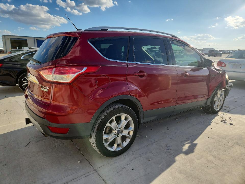 2015 Ford Escape მანქანა იყიდება აუქციონზე, vin: 1FMCU0J9XFUB18696, აუქციონის ნომერი: 68356766