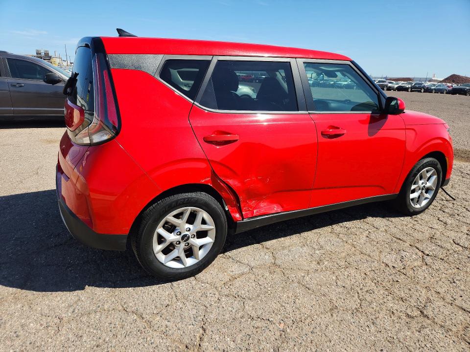 2023 Kia Soul მანქანა იყიდება აუქციონზე, vin: KNDJ23AU9P7208526, აუქციონის ნომერი: 68767146