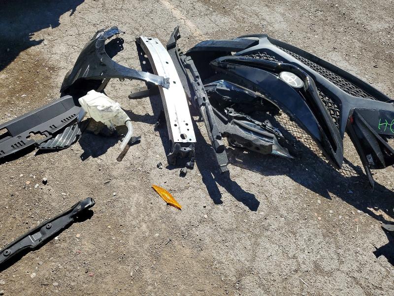 68100076 :رقم المزاد ، 4T1B11HK8JU599429 vin ، 2018 Toyota Camry مزاد بيع