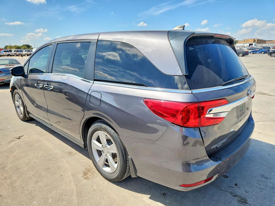 69052916 :رقم المزاد ، 5FNRL6H73JB102480 vin ، 2018 Honda Odyssey مزاد بيع