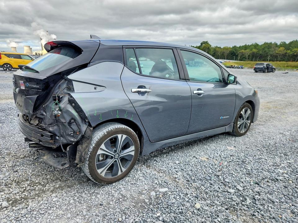 69892186 :رقم المزاد ، 1N4AZ1CP9JC305947 vin ، 2018 Nissan Leaf مزاد بيع