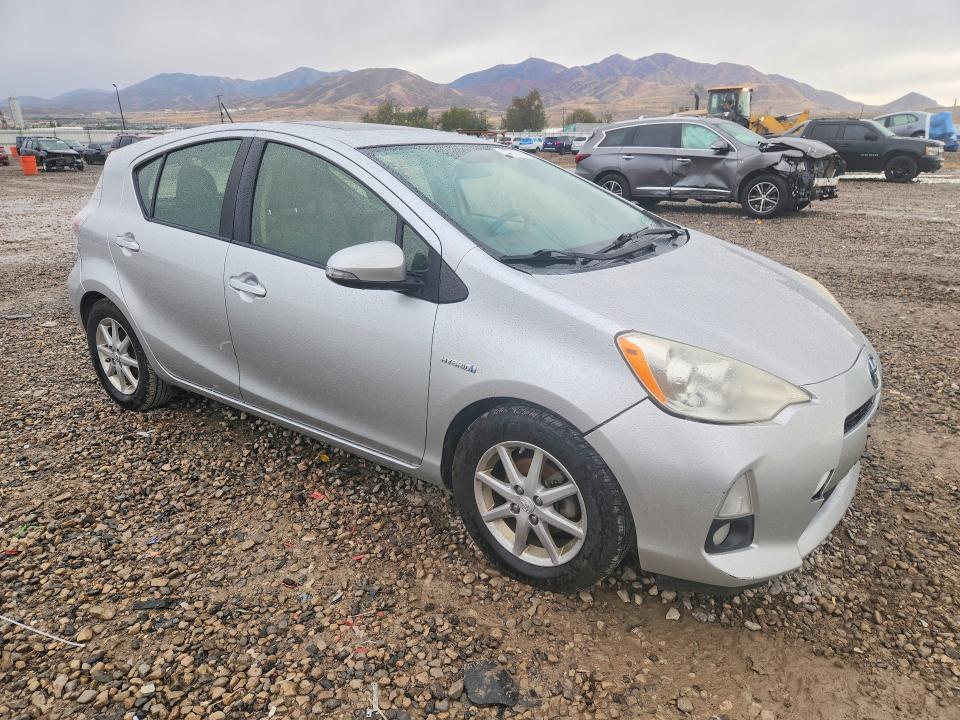 Продажа на аукционе авто 2012 Toyota Prius C, vin: JTDKDTB31C1024277, номер лота: 69969846