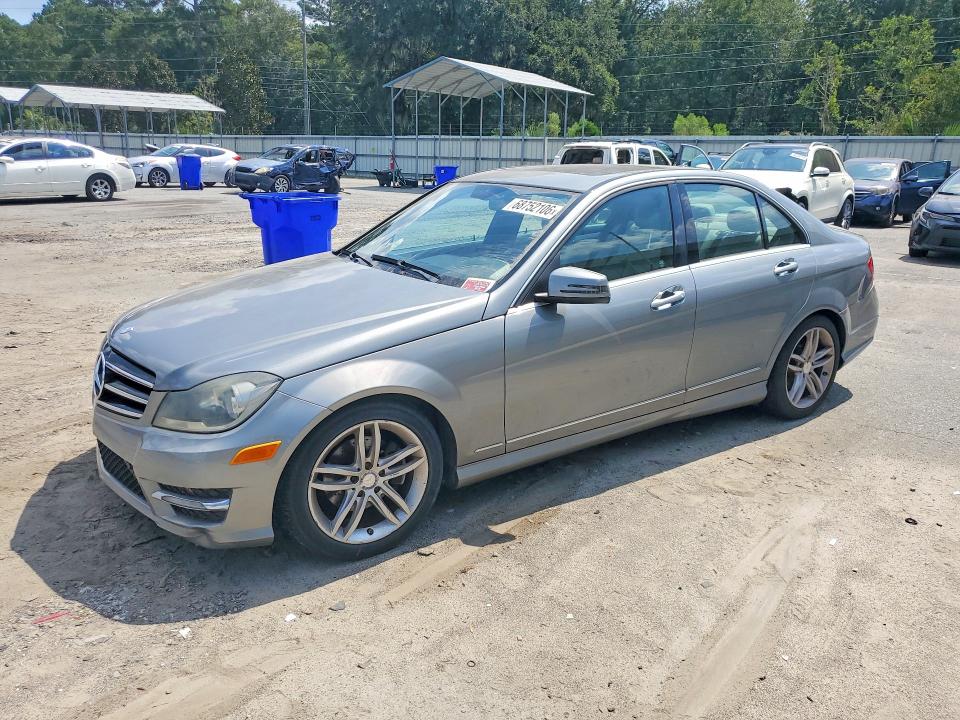 Продажа на аукционе авто 2013 Mercedes-benz C, vin: WDDGF4HB0DA779352, номер лота: 68752106