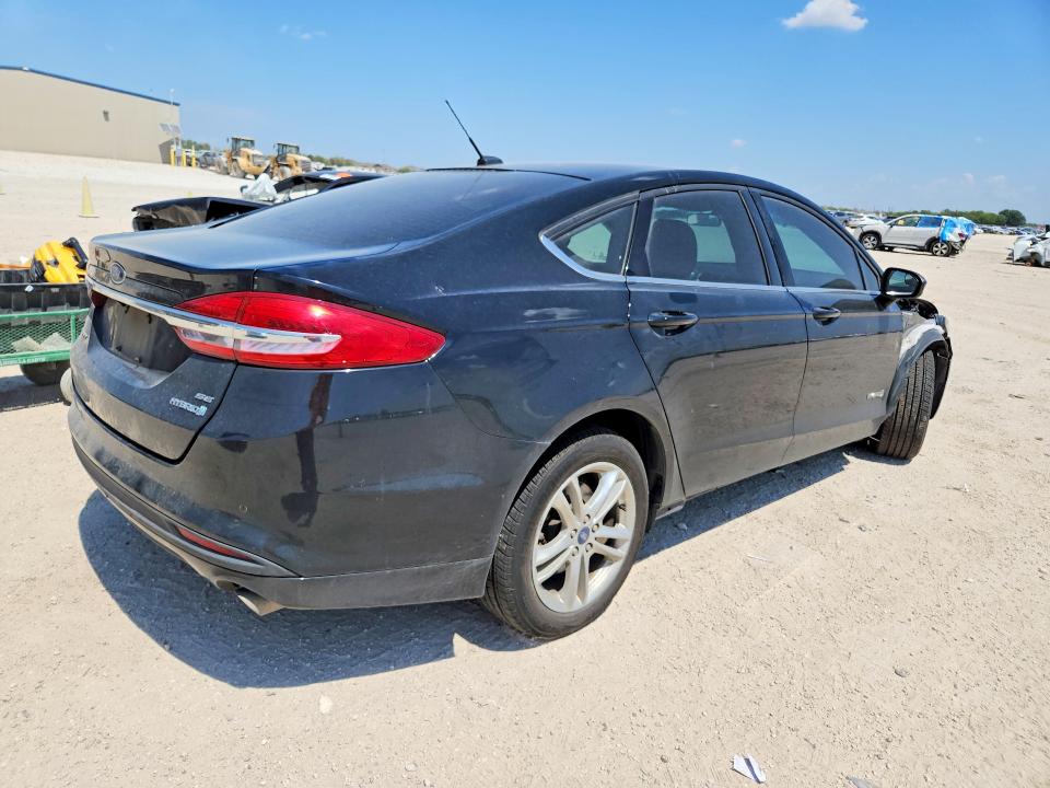 68675566 :رقم المزاد ، 3FA6P0LU5JR274435 vin ، 2018 Ford Fusion مزاد بيع